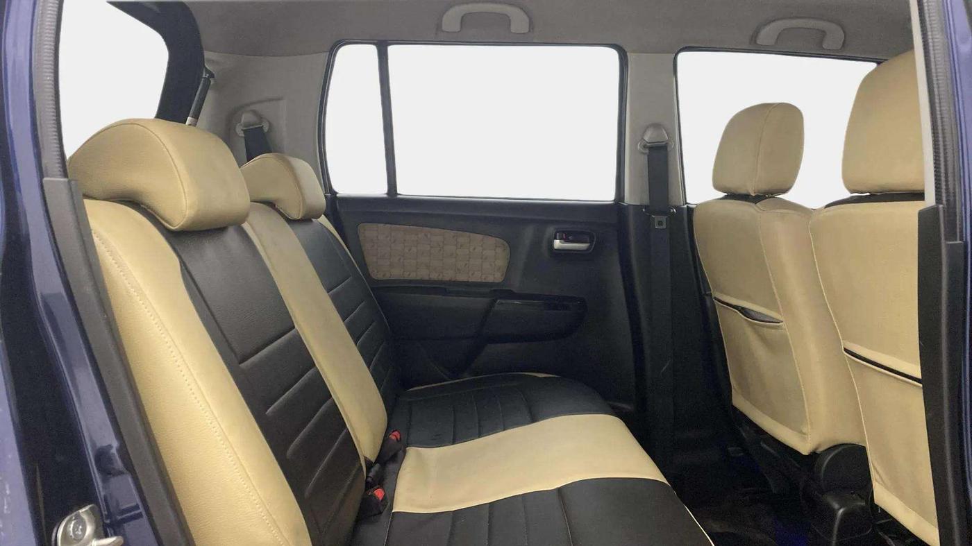 2017 Maruti Wagon R 1.0 VXI, Petrol, Manual, 47,123 km, Right Side Rear Door Cabin