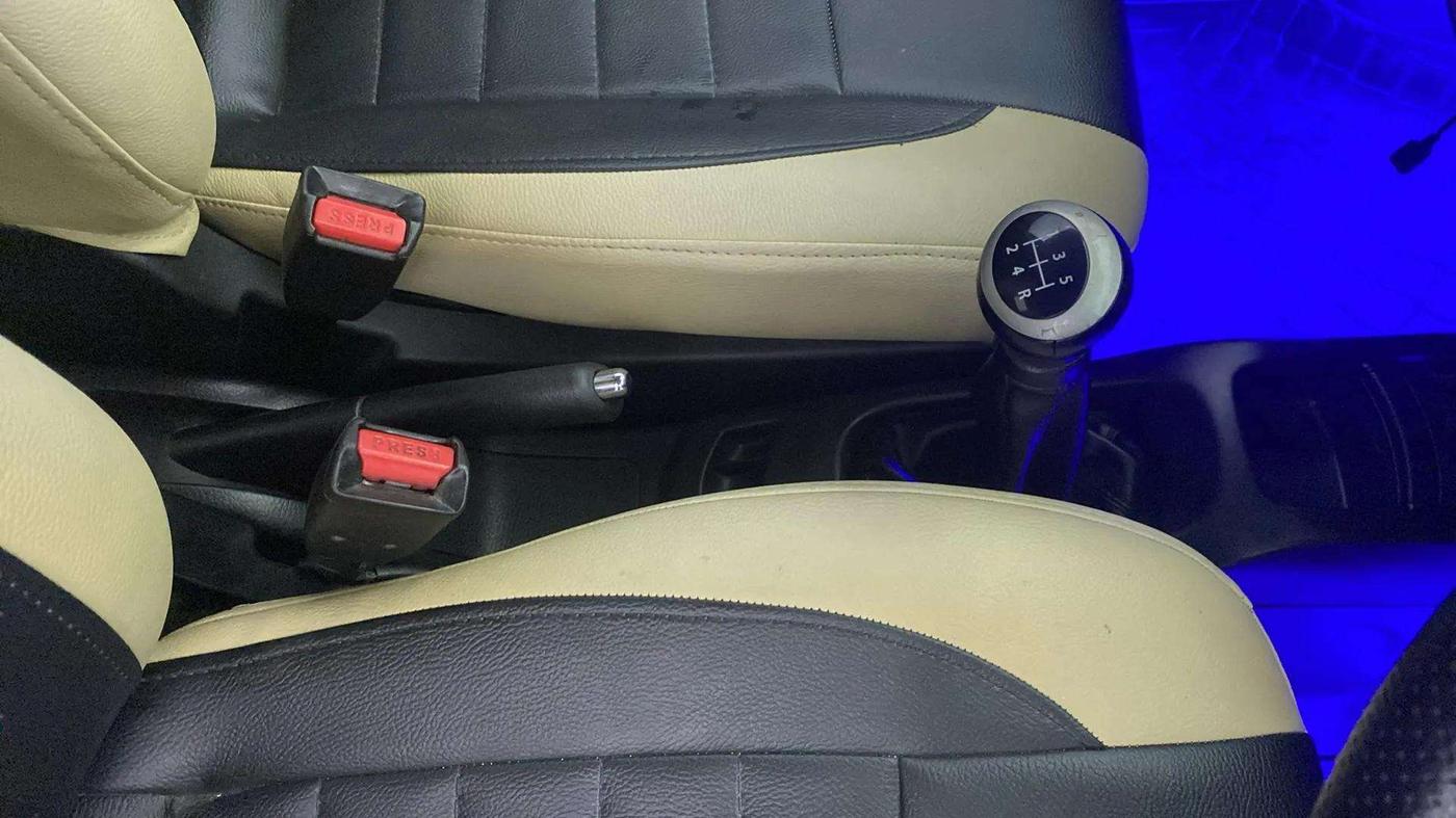 2017 Maruti Wagon R 1.0 VXI, Petrol, Manual, 47,123 km, Gear Lever