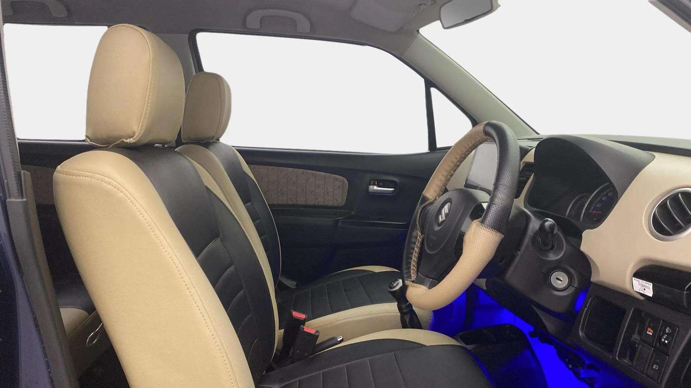 2017 Maruti Wagon R 1.0 VXI, Petrol, Manual, 47,123 km, Right Side Front Door Cabin