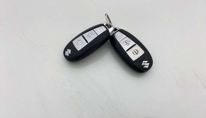 2016 Maruti Baleno ALPHA PETROL 1.2, Petrol, Manual, 51,403 km, Key Close Up