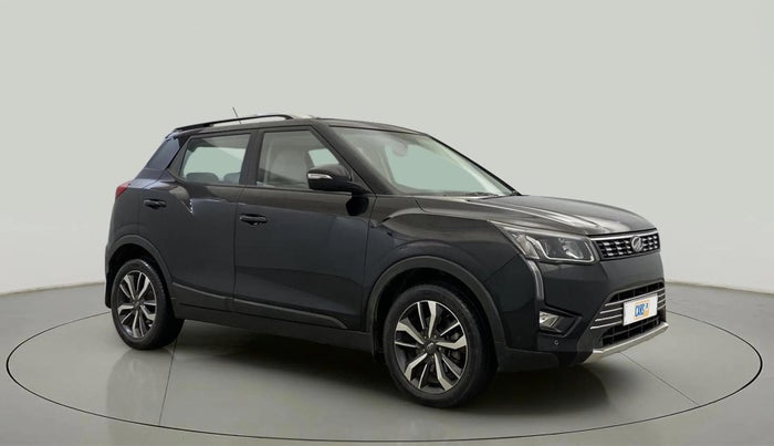 2020 Mahindra XUV300 W8 (O) 1.2 PETROL, Petrol, Manual, 49,542 km, Right Front Diagonal