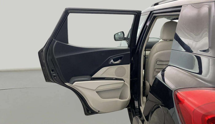 2020 Mahindra XUV300 W8 (O) 1.2 PETROL, Petrol, Manual, 49,542 km, LHS Rear Door