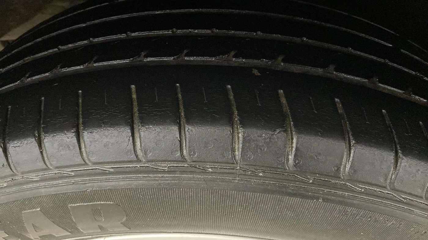 2016 Hyundai Creta SX PLUS 1.6 PETROL, Petrol, Manual, 54,510 km, Left Front Tyre Tread