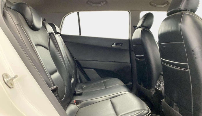 2016 Hyundai Creta SX PLUS 1.6 PETROL, Petrol, Manual, 54,510 km, Right Side Rear Door Cabin