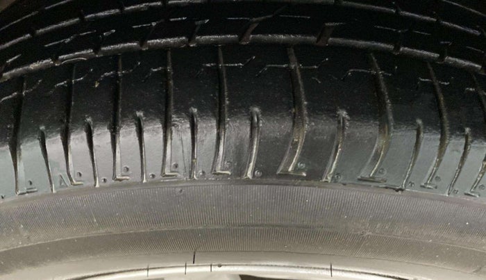 2016 Hyundai Creta SX PLUS 1.6 PETROL, Petrol, Manual, 54,510 km, Right Front Tyre Tread