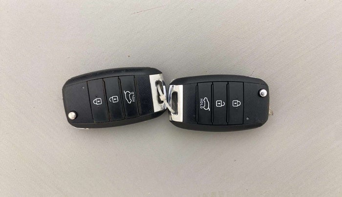 2020 KIA SELTOS HTK 1.5 PETROL, Petrol, Manual, 97,917 km, Key Close Up