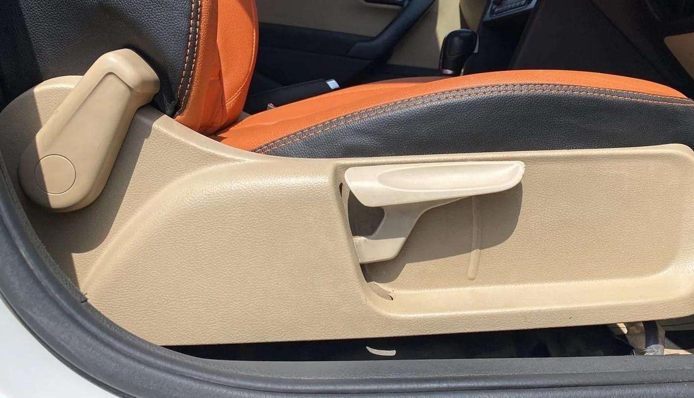 2015 Volkswagen Polo GT TSI AT, Petrol, Automatic, 92,744 km, Driver Side Adjustment Panel