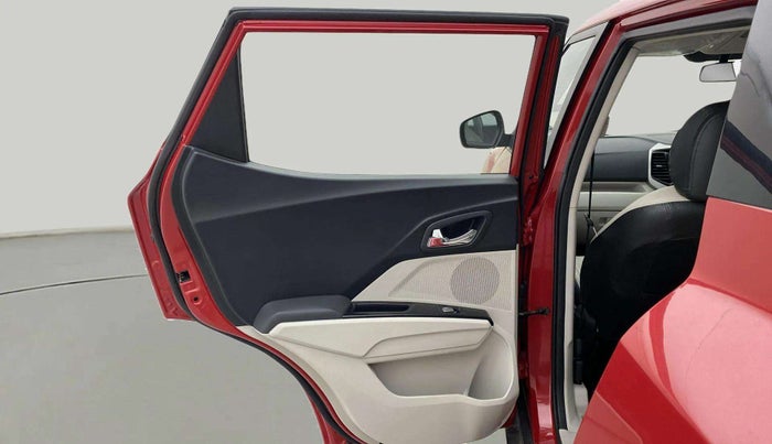 2022 Mahindra XUV300 W8 1.2 PETROL, Petrol, Manual, 18,189 km, LHS Rear Door