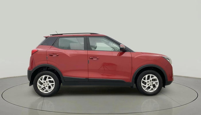 2022 Mahindra XUV300 W8 1.2 PETROL, Petrol, Manual, 18,189 km, Right Side View