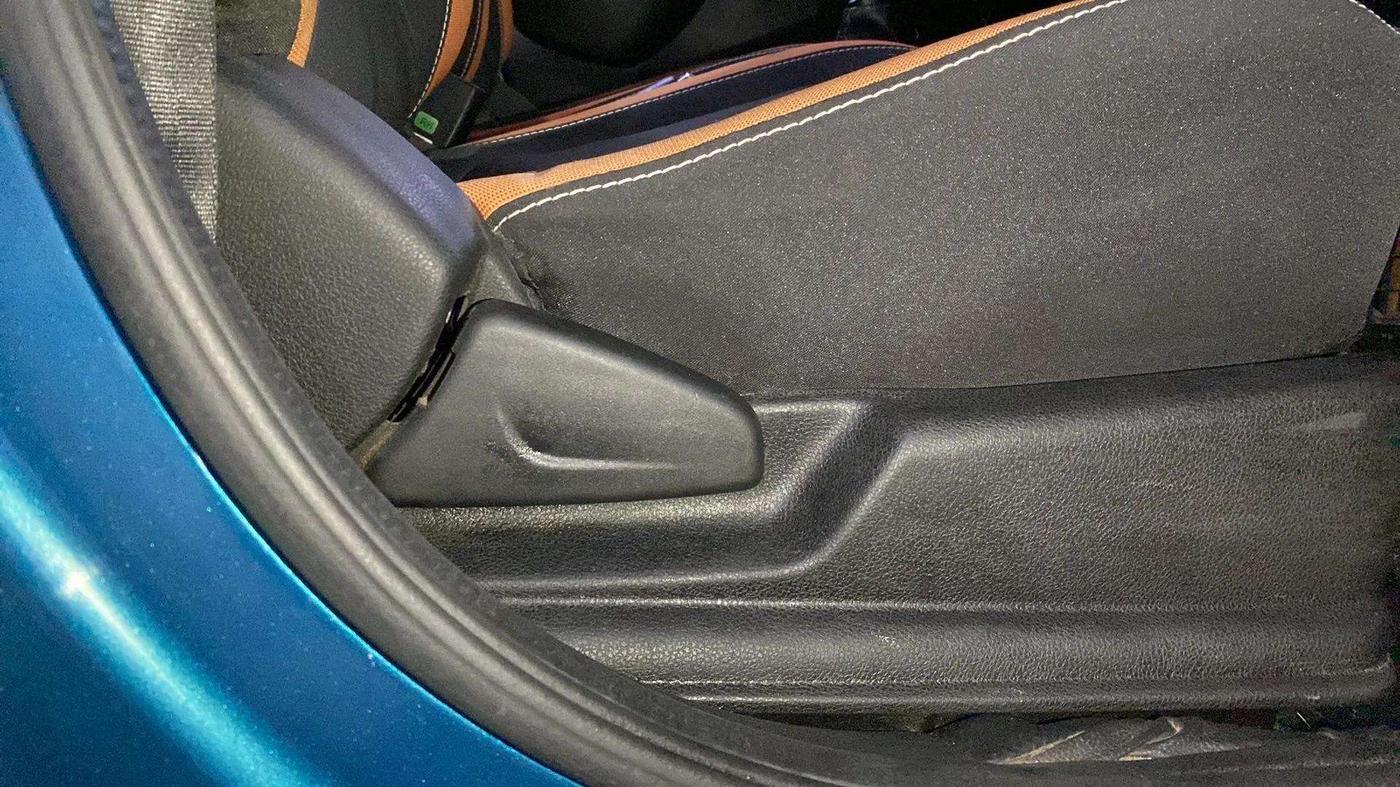 2022 Renault Kwid CLIMBER 1.0 (O), Petrol, Manual, 25,671 km, Driver Side Adjustment Panel