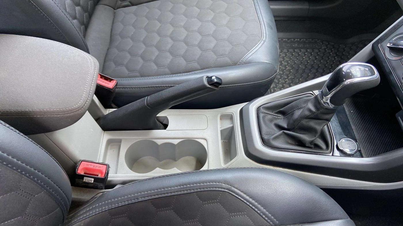 2022 Skoda KUSHAQ AMBITION 1.0L TSI AT, Petrol, Automatic, 70,283 km, Gear Lever