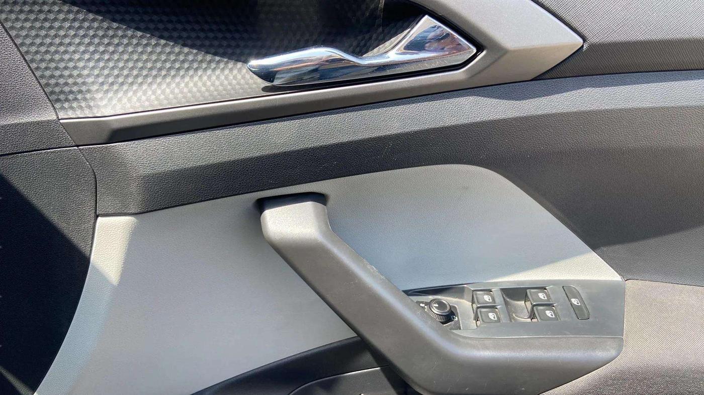 2022 Skoda KUSHAQ AMBITION 1.0L TSI AT, Petrol, Automatic, 70,283 km, Driver Side Door Panels Control