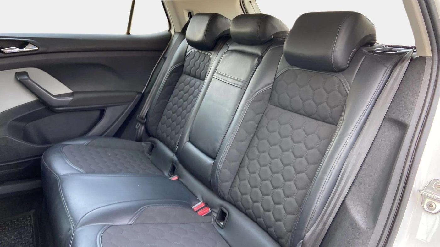 2022 Skoda KUSHAQ AMBITION 1.0L TSI AT, Petrol, Automatic, 70,283 km, Right Side Rear Door Cabin