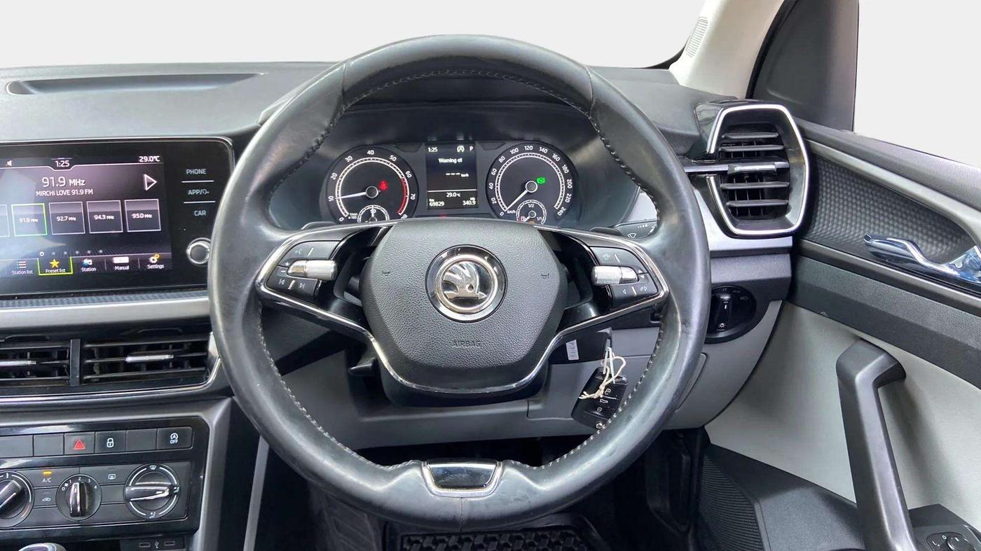 2022 Skoda KUSHAQ AMBITION 1.0L TSI AT, Petrol, Automatic, 70,283 km, Steering Wheel Close Up