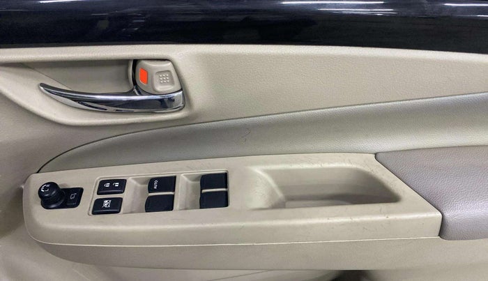 2017 Maruti Ciaz ALPHA 1.4 PETROL, Petrol, Manual, 32,225 km, Driver Side Door Panels Control