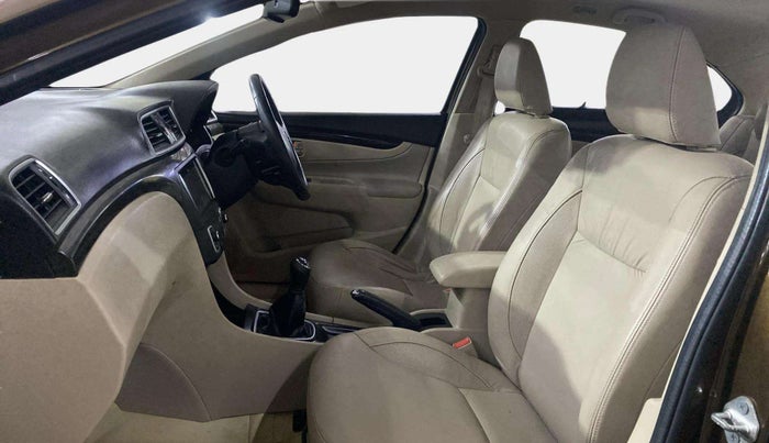 2017 Maruti Ciaz ALPHA 1.4 PETROL, Petrol, Manual, 32,225 km, Right Side Front Door Cabin