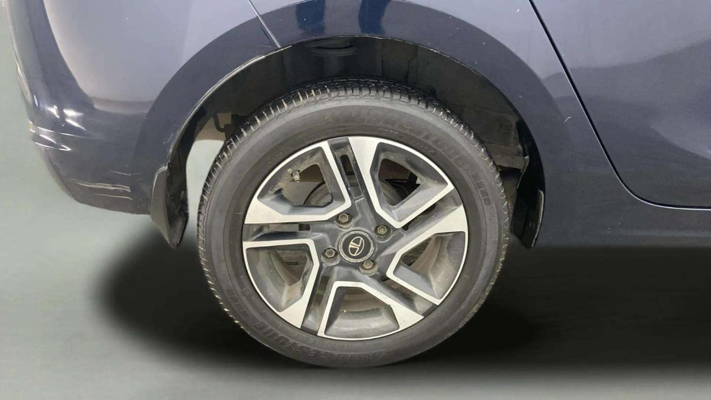 2020 Tata TIGOR XZA PLUS PETROL, Petrol, Automatic, 27,756 km, Right Rear Wheel