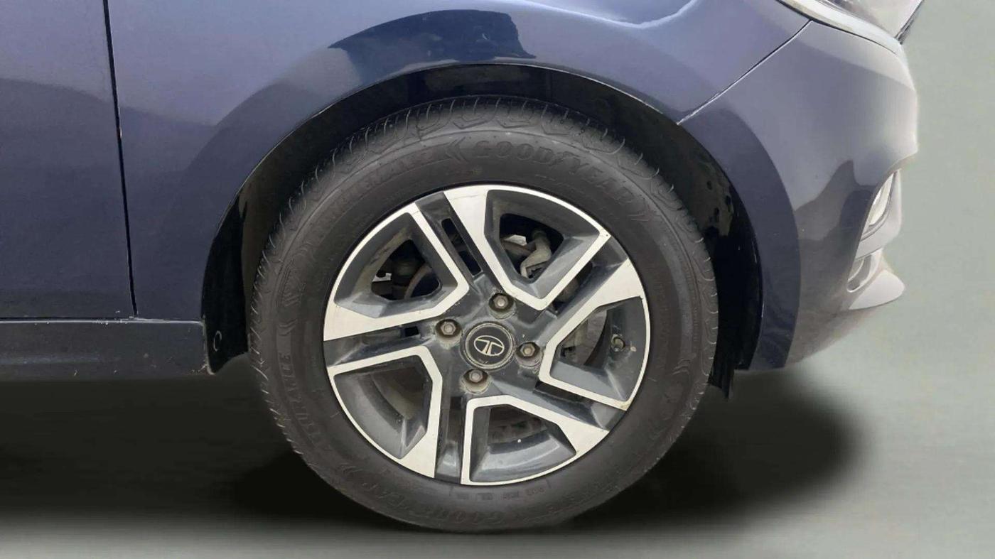 2020 Tata TIGOR XZA PLUS PETROL, Petrol, Automatic, 27,756 km, Right Front Wheel