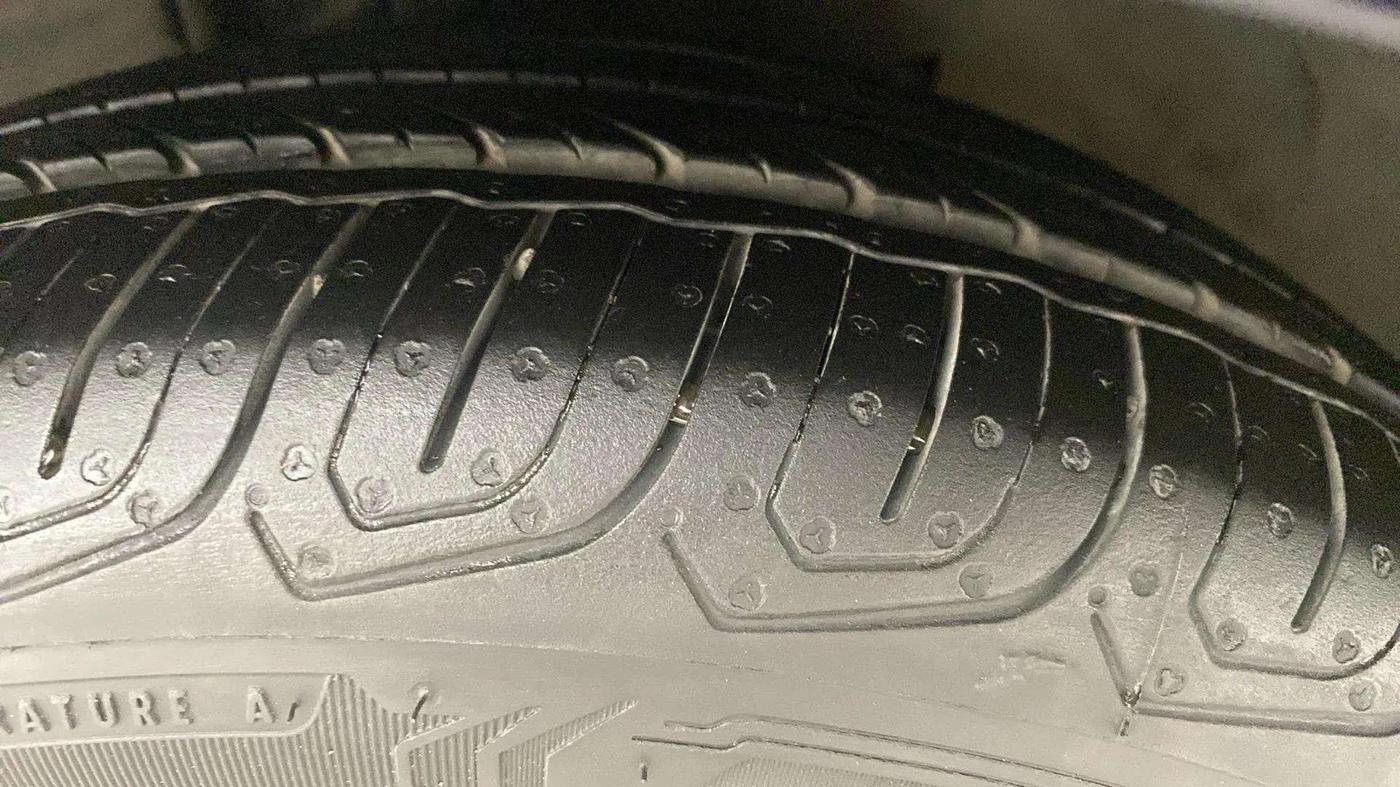 2020 Tata TIGOR XZA PLUS PETROL, Petrol, Automatic, 27,756 km, Left Front Tyre Tread