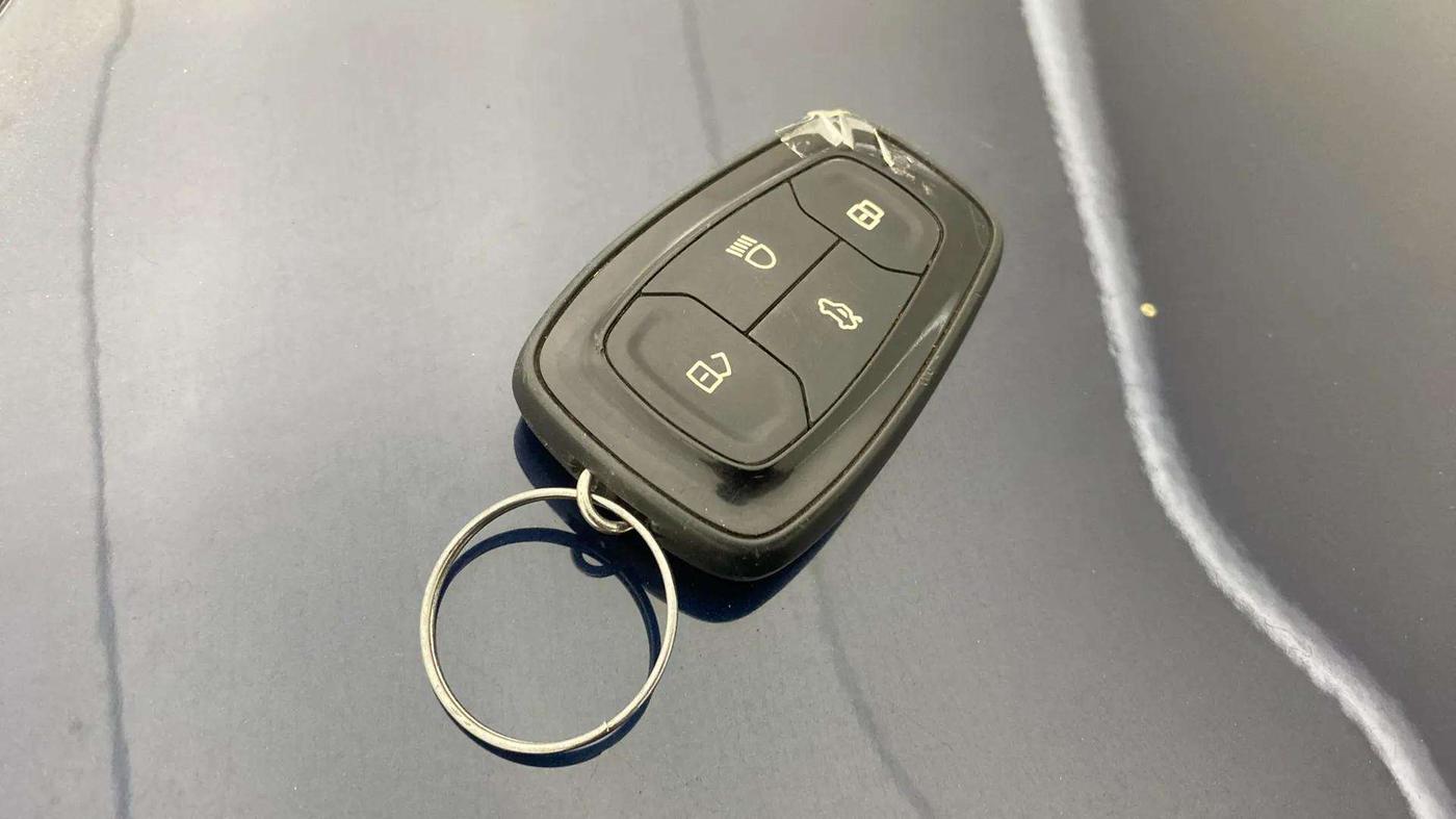 2020 Tata TIGOR XZA PLUS PETROL, Petrol, Automatic, 27,756 km, Key Close Up