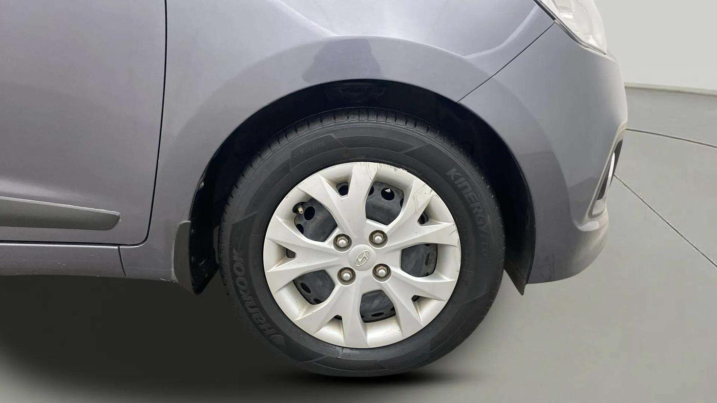 2014 Hyundai Grand i10 SPORTZ 1.2 KAPPA VTVT, Petrol, Manual, 76,658 km, Right Front Wheel
