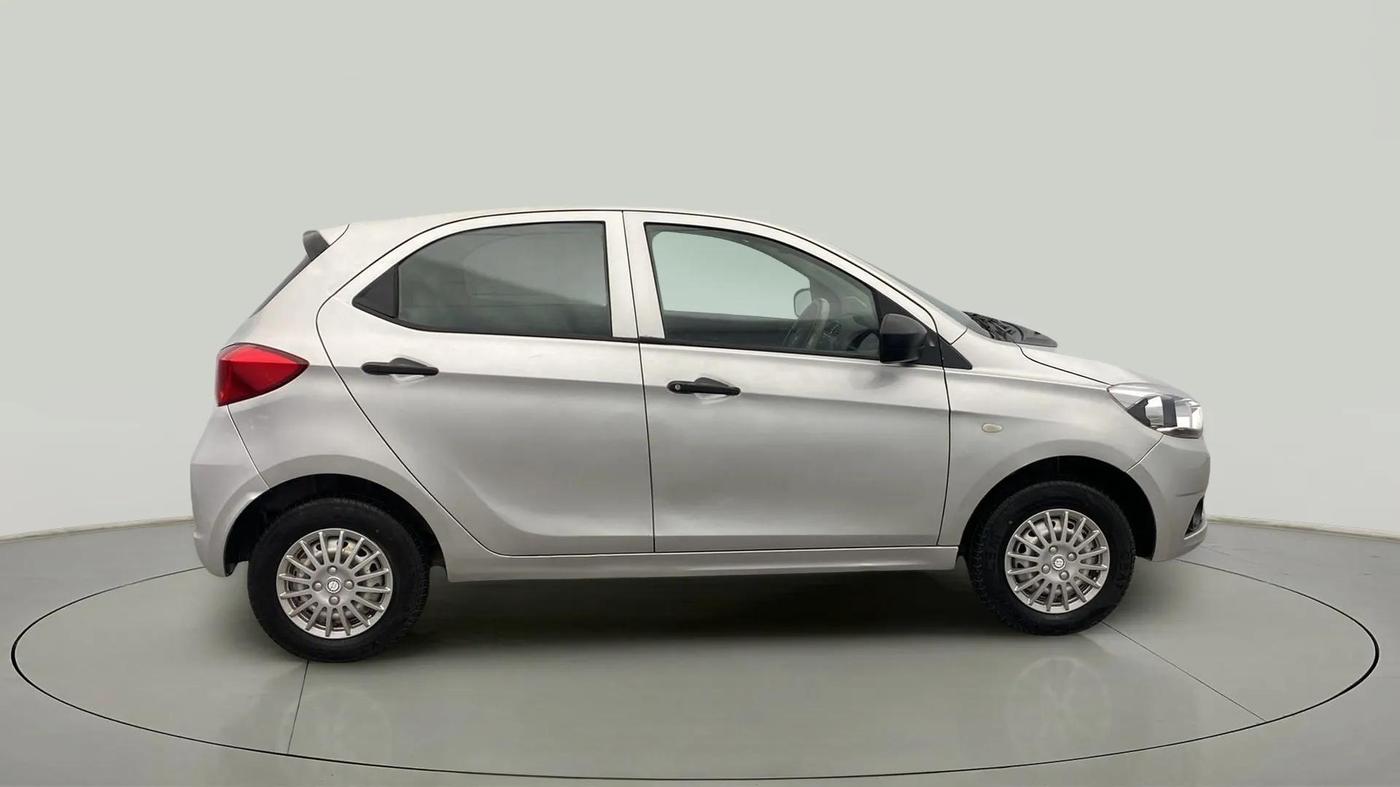 2018 Tata Tiago XE PETROL, Petrol, Manual, 21,433 km, Right Side View