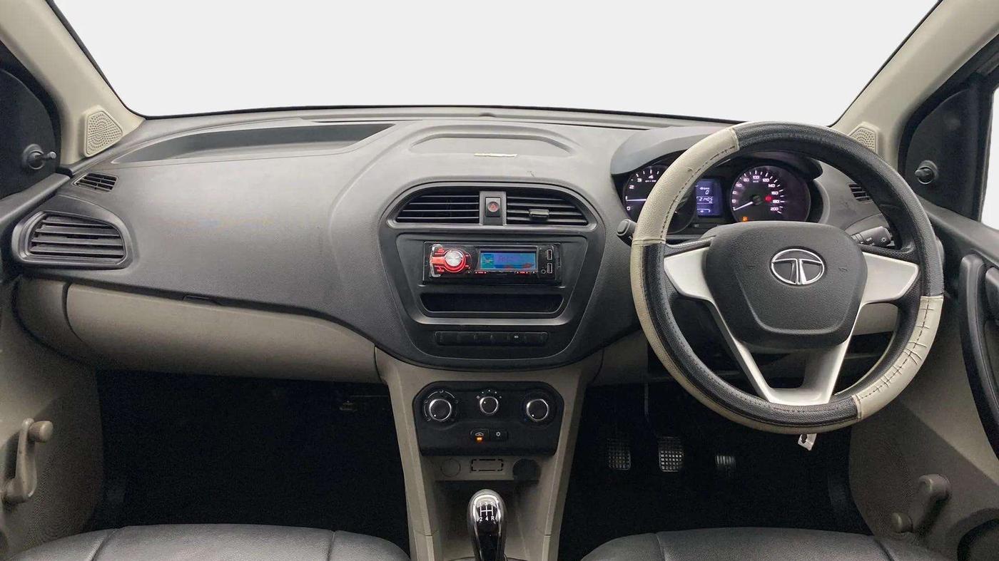 2018 Tata Tiago XE PETROL, Petrol, Manual, 21,433 km, Dashboard