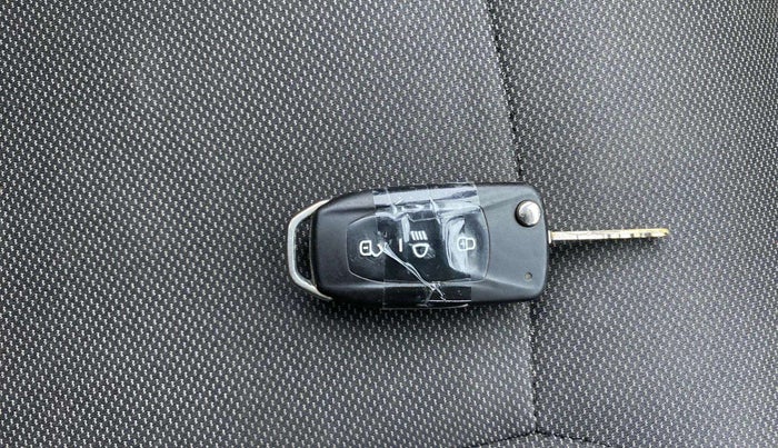 2018 Tata TIGOR XZ PLUS PETROL, Petrol, Manual, 94,833 km, Key Close Up