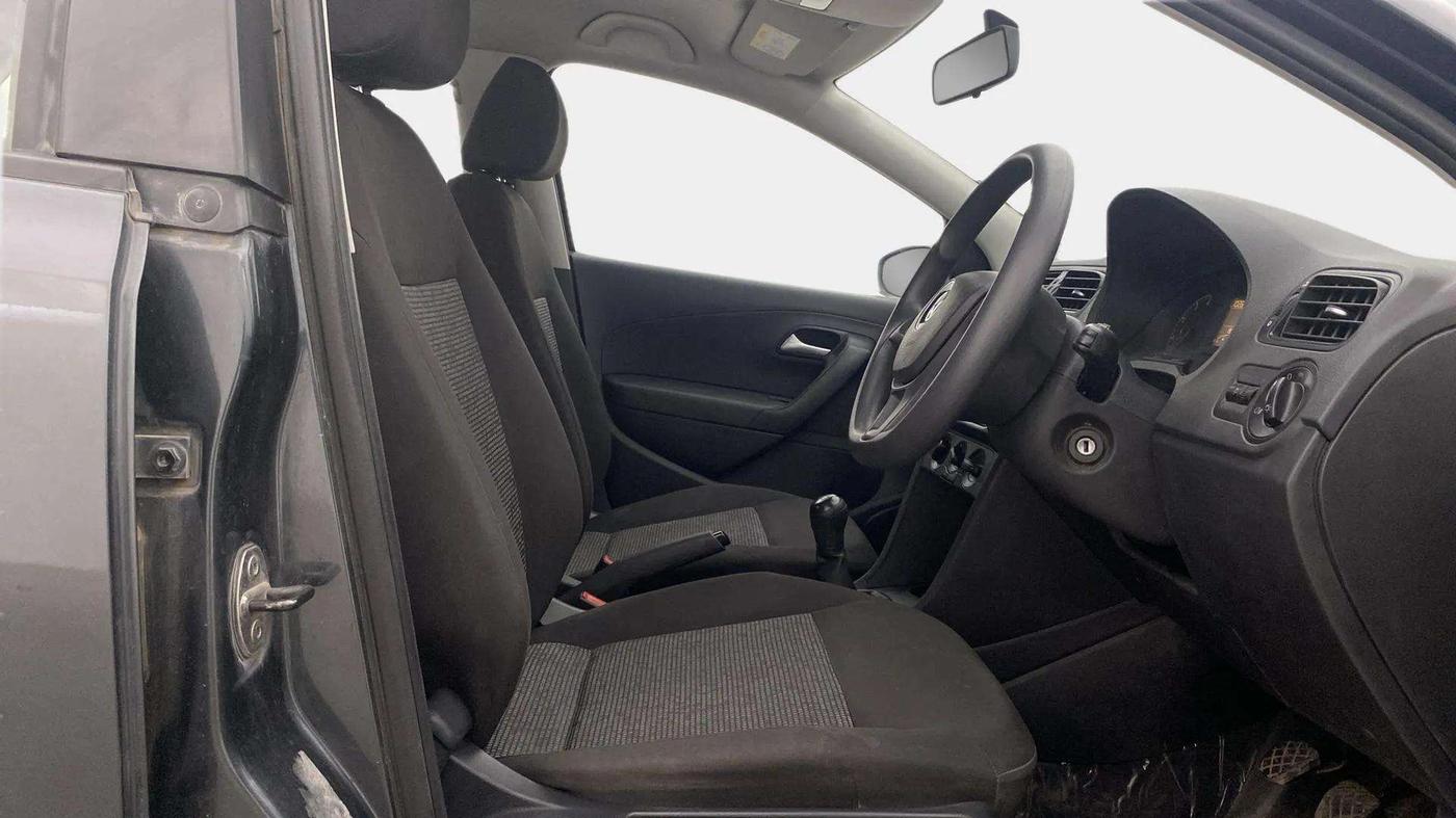 2017 Volkswagen Ameo COMFORTLINE 1.2L, Petrol, Manual, 19,978 km, Right Side Front Door Cabin