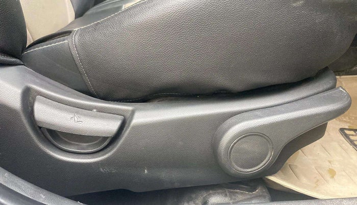 2019 Hyundai Grand i10 ASTA 1.2 KAPPA VTVT, Petrol, Manual, 56,006 km, Driver Side Adjustment Panel