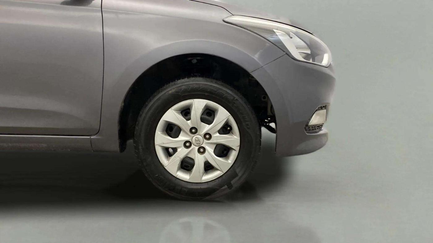 2017 Hyundai Elite i20 SPORTZ 1.2, Petrol, Manual, 70,920 km, Right Front Wheel
