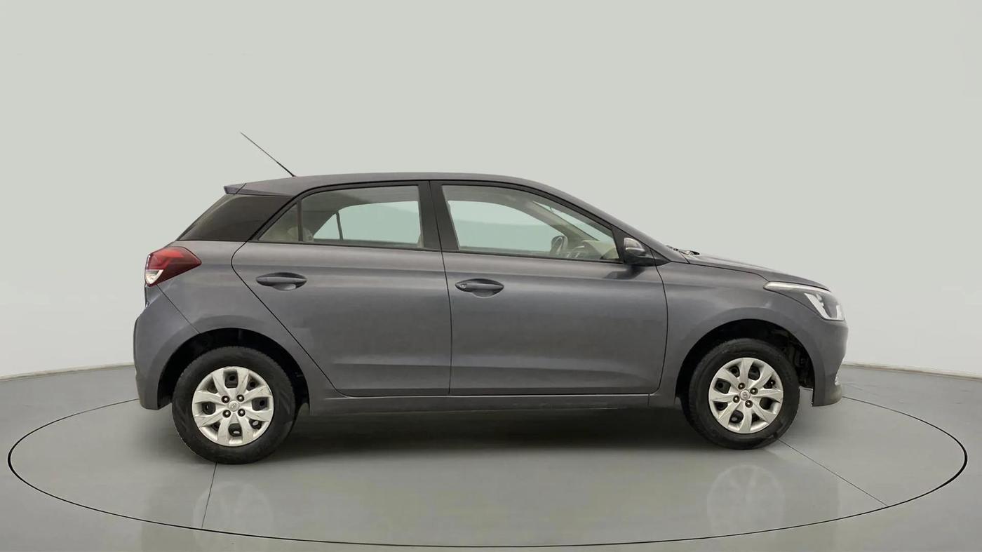 2017 Hyundai Elite i20 SPORTZ 1.2, Petrol, Manual, 70,920 km, Right Side View