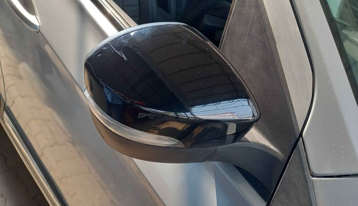 2021 Tata Tiago XZA PLUS PETROL, Petrol, Automatic, 25,361 km, Right rear-view mirror - Cover has minor damage