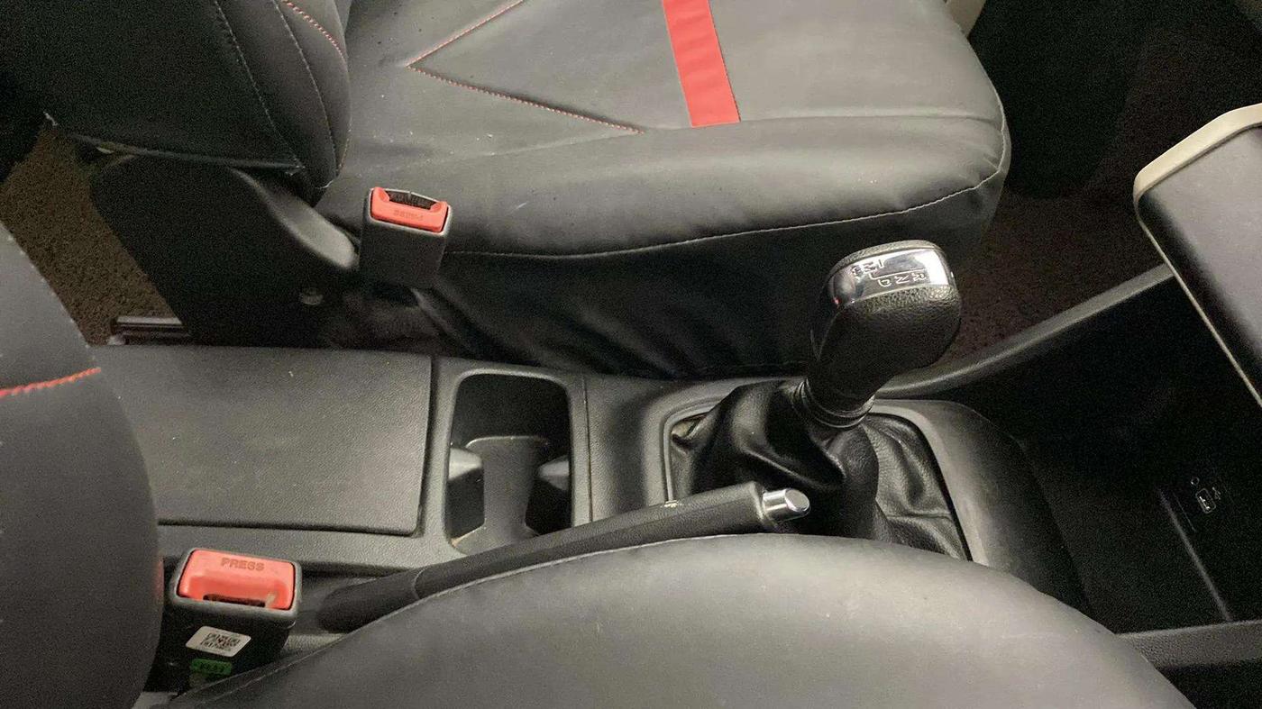2021 Renault TRIBER RXZ AMT, Petrol, Automatic, 40,004 km, Gear Lever