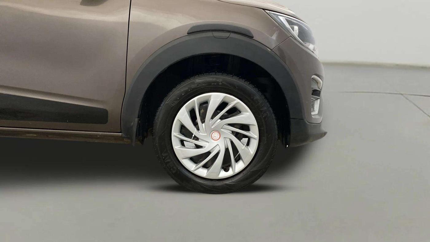 2021 Renault TRIBER RXZ AMT, Petrol, Automatic, 40,004 km, Right Front Wheel