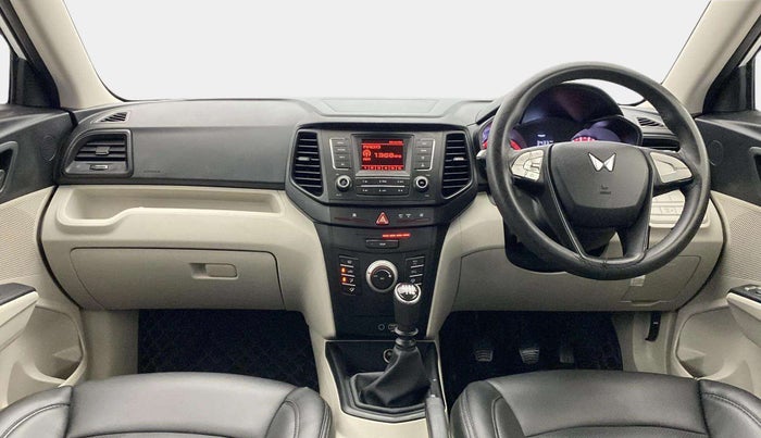 2024 Mahindra XUV300 W6 1.2 PETROL, Petrol, Manual, 8,763 km, Dashboard