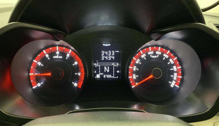 2024 Mahindra XUV300 W6 1.2 PETROL, Petrol, Manual, 8,763 km, Odometer Image