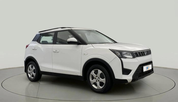 2024 Mahindra XUV300 W6 1.2 PETROL, Petrol, Manual, 8,763 km, Right Front Diagonal