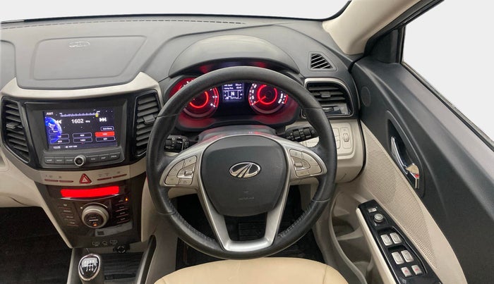 2020 Mahindra XUV300 W8 1.2 PETROL, Petrol, Manual, 72,822 km, Steering Wheel Close Up