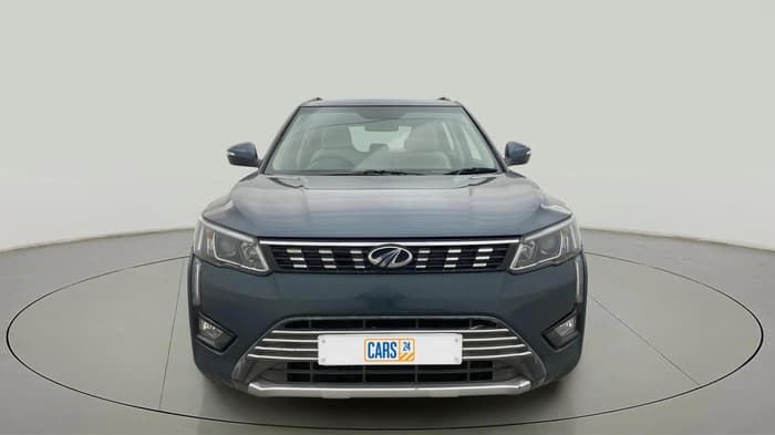 2020 Mahindra XUV300 W8 1.2 PETROL, Petrol, Manual, 72,853 km, Front