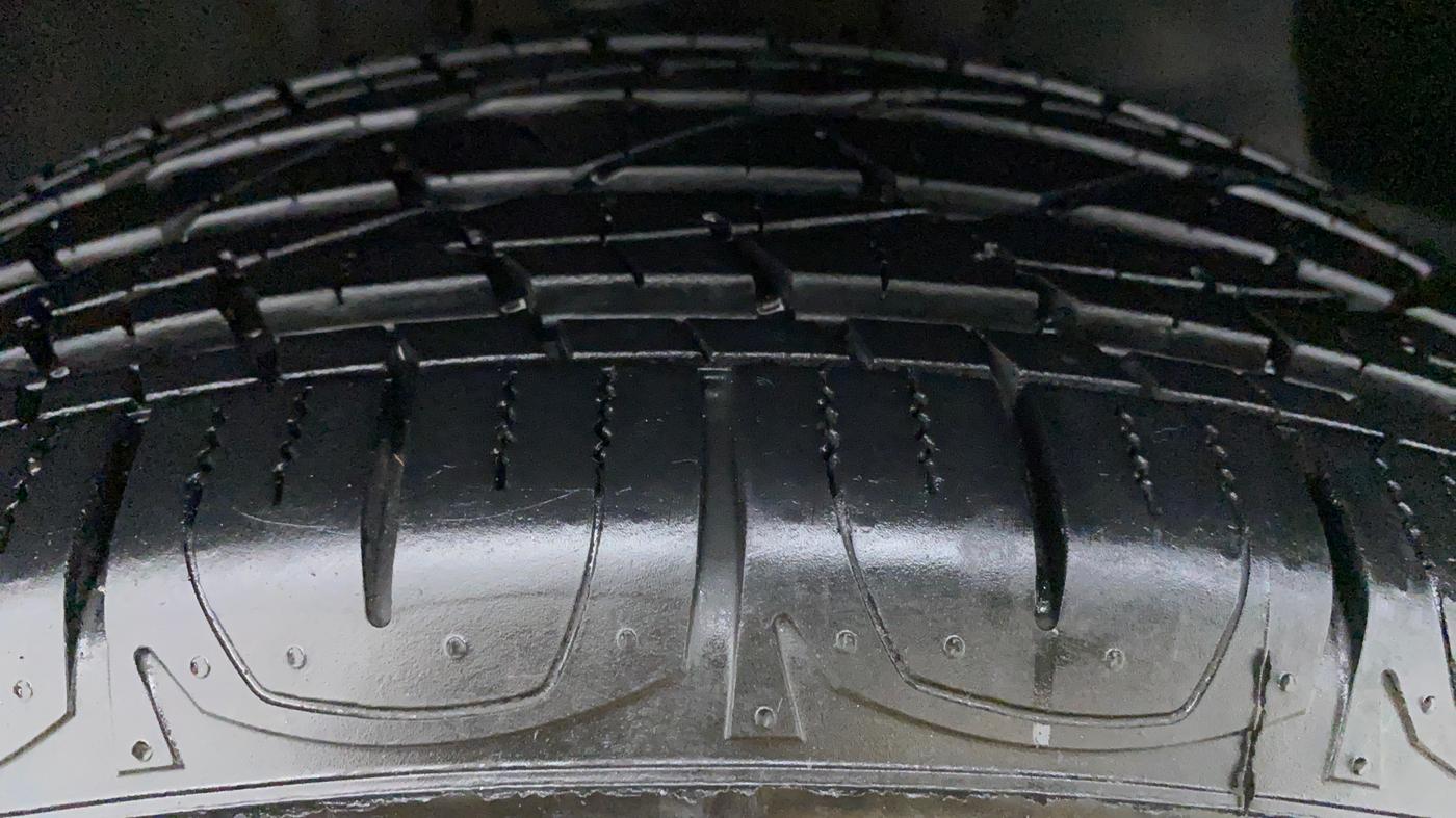 2018 Jeep Compass LIMITED O 1.4 AT, Petrol, Automatic, 75,789 km, Right Front Tyre Tread
