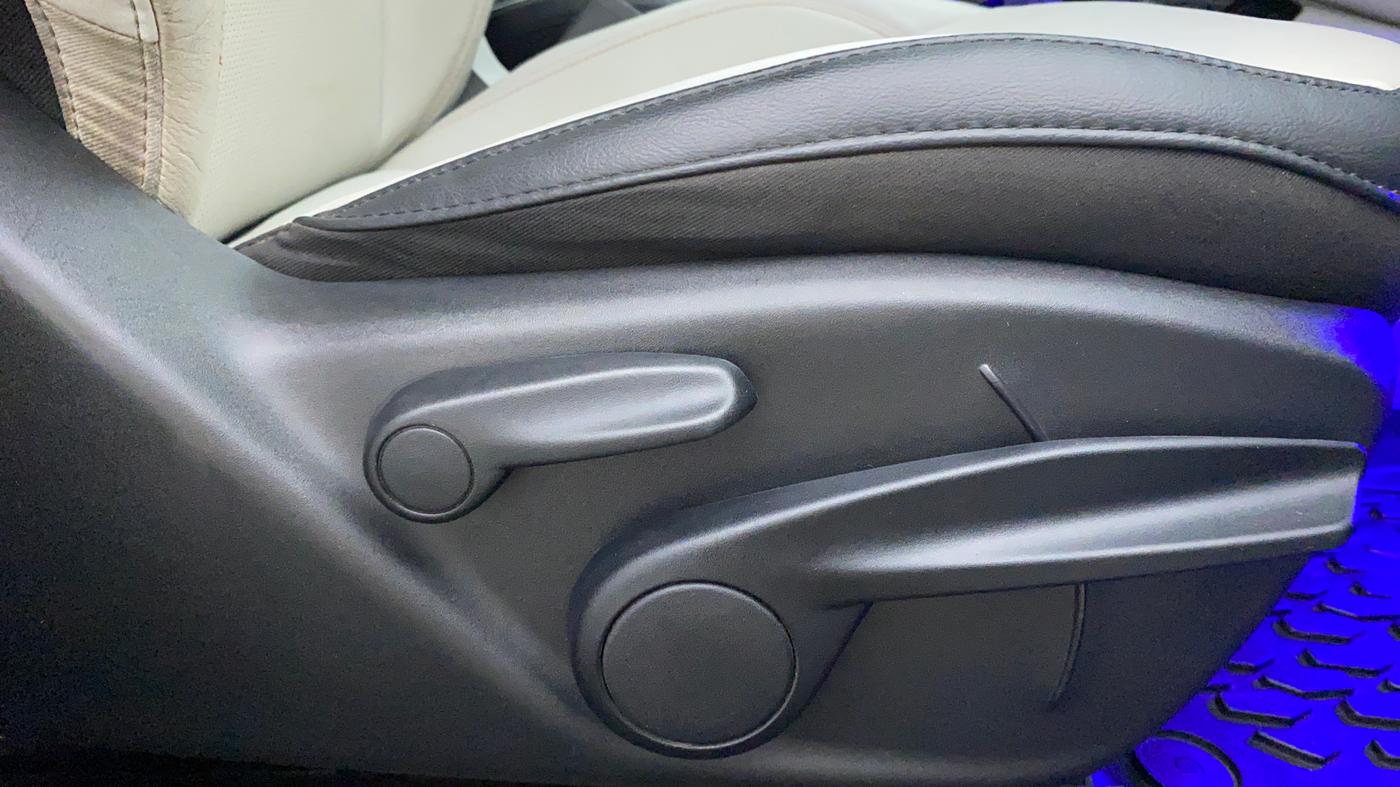 2018 Jeep Compass LIMITED O 1.4 AT, Petrol, Automatic, 75,789 km, Driver Side Adjustment Panel