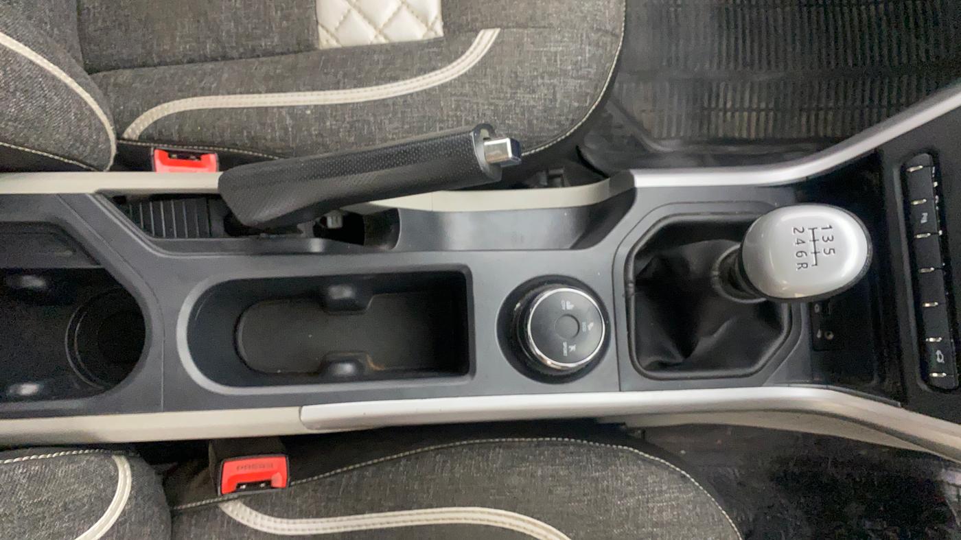 2018 Tata NEXON XM PETROL, Petrol, Manual, 93,655 km, Gear Lever