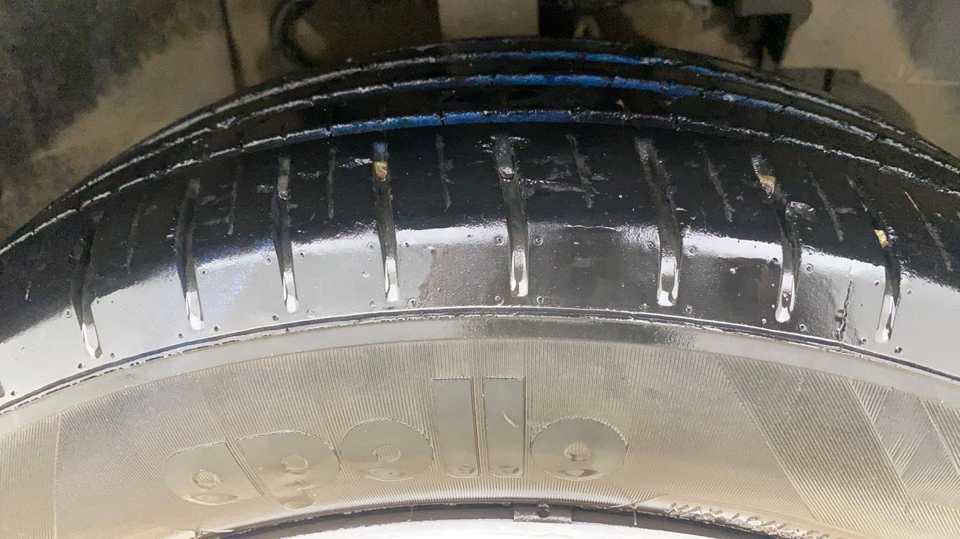 2018 Tata NEXON XM PETROL, Petrol, Manual, 93,655 km, Right Front Tyre Tread