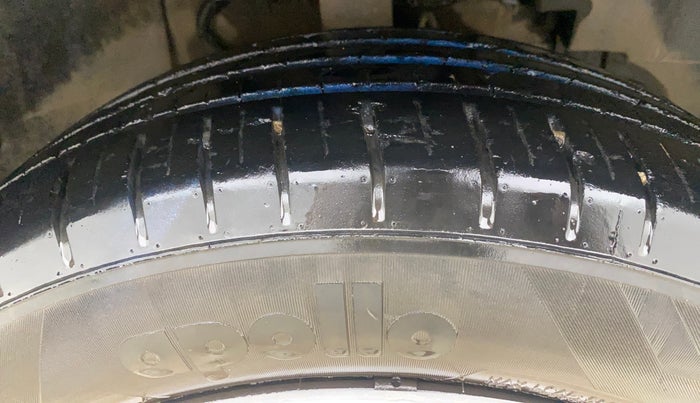 2018 Tata NEXON XM PETROL, Petrol, Manual, 93,655 km, Right Front Tyre Tread