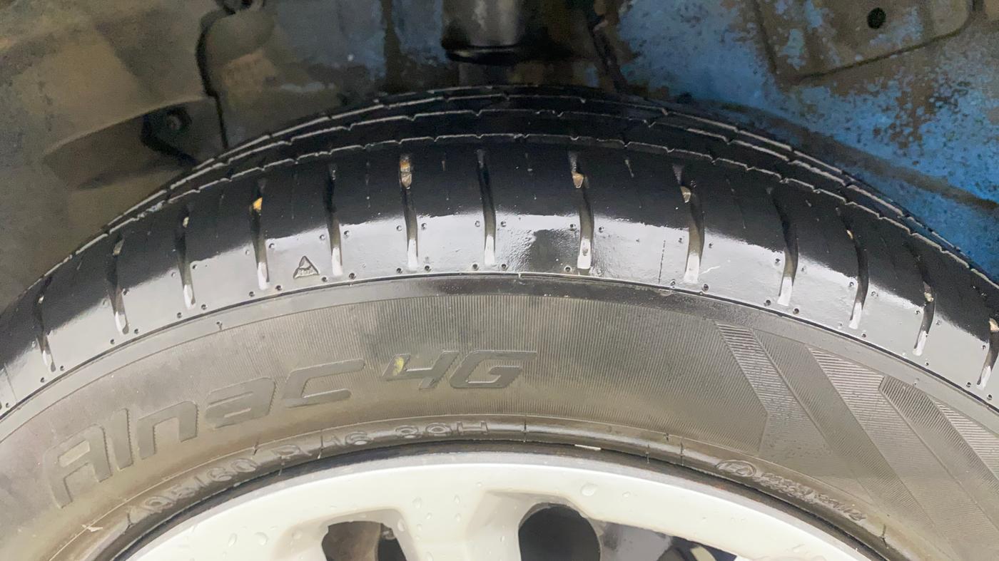 2018 Tata NEXON XM PETROL, Petrol, Manual, 93,655 km, Right Rear Tyre Tread