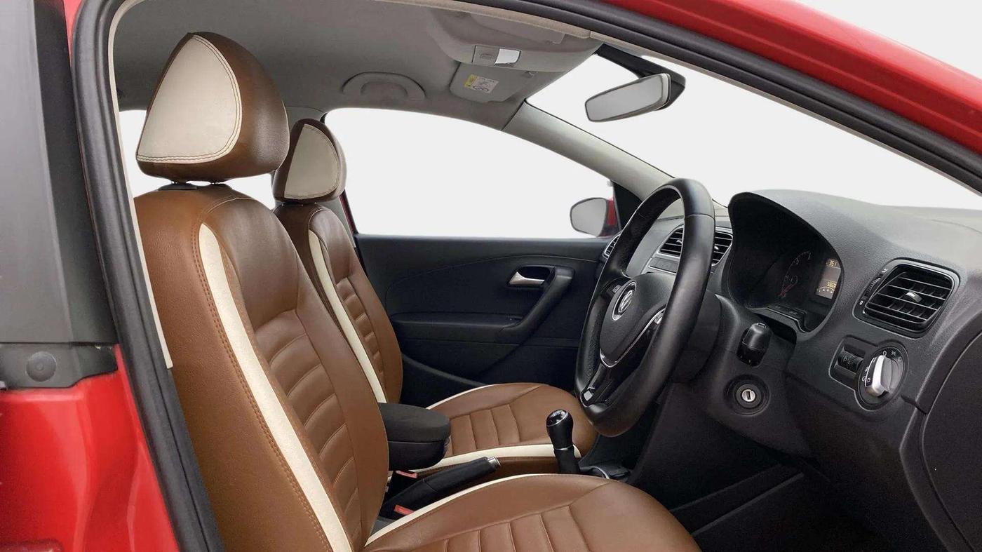 2019 Volkswagen Polo HIGHLINE PLUS 1.5 16 ALLOY, Diesel, Manual, 23,999 km, Right Side Front Door Cabin