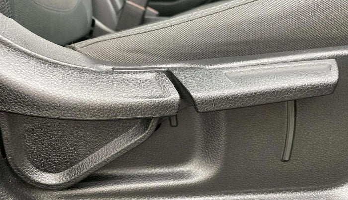 2022 KIA SELTOS HTK PLUS 1.5, Petrol, Manual, 19,116 km, Driver Side Adjustment Panel