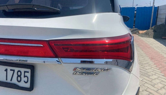 2020 MG HECTOR SHARP 1.5 DCT PETROL, Petrol, Automatic, 65,151 km, Right tail light - Reverse gear light not functional