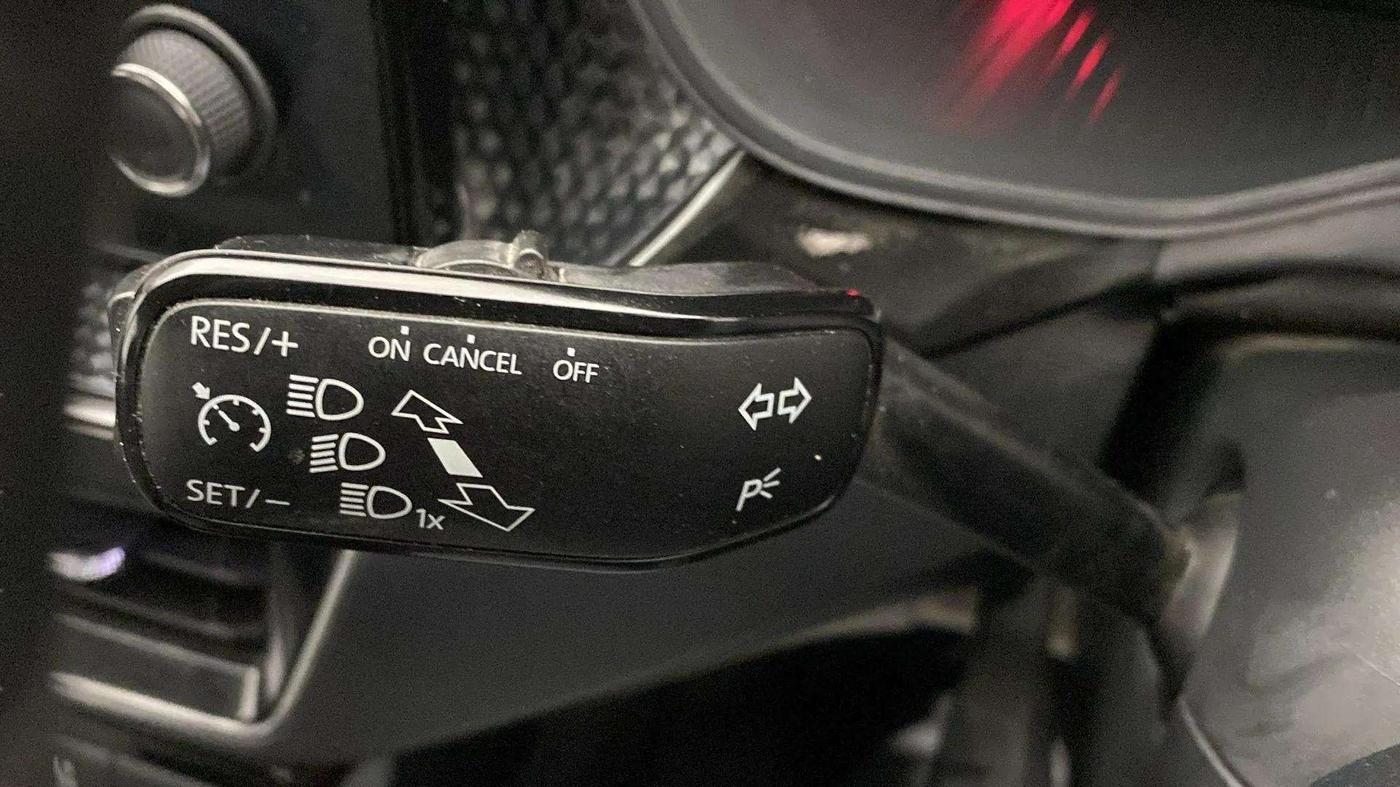 2022 Skoda KUSHAQ STYLE 1.0L TSI AT (6 AIRBAGS), Petrol, Automatic, 18,626 km, Adaptive Cruise Control